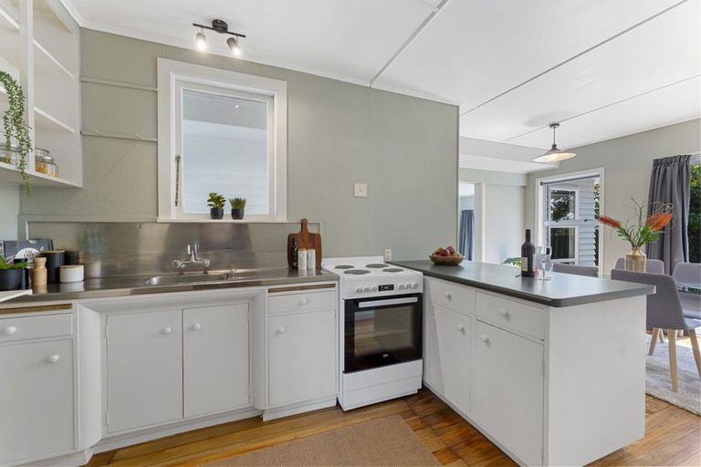 Photo of property in 6 Bedford Street, Fitzroy, New Plymouth, 4312