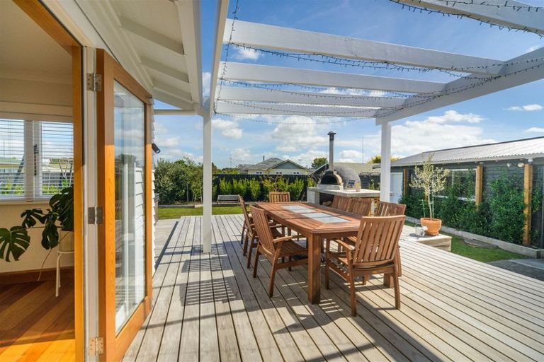 Photo of property in 2 Alma Place, Milson, Palmerston North, 4414