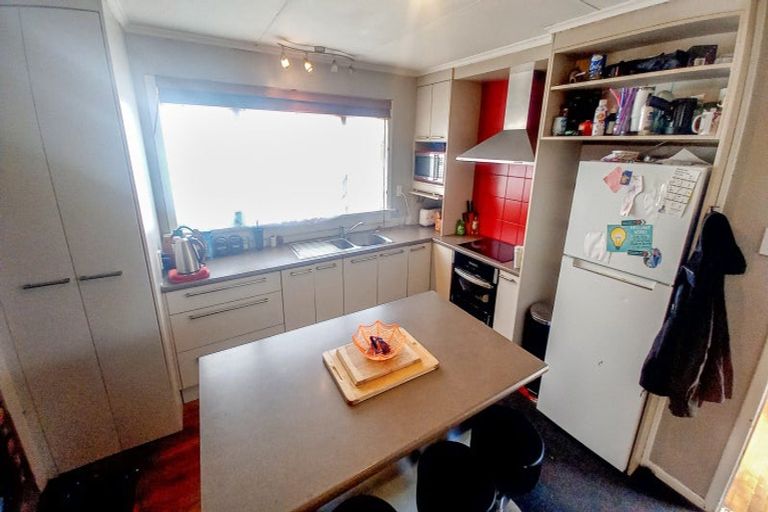 Photo of property in 21 Main Road, Tuatapere, 9620