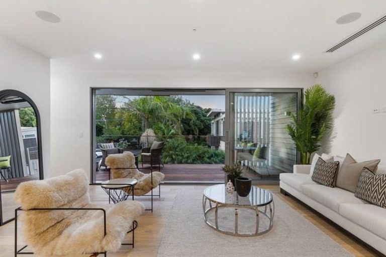 Photo of property in 24a Patteson Avenue, Mission Bay, Auckland, 1071