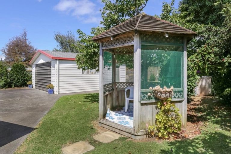 Photo of property in 6 Riverside Drive, Waiuku, 2123