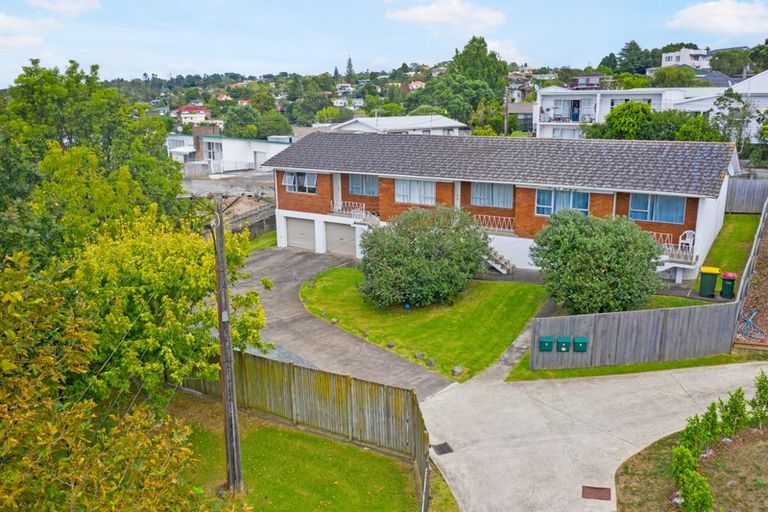 Photo of property in 3/68 Rua Road, Glen Eden, Auckland, 0602