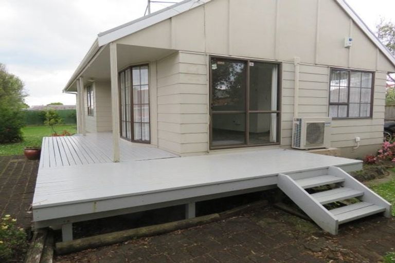 Photo of property in 15 Beihlers Road, Weymouth, Auckland, 2103