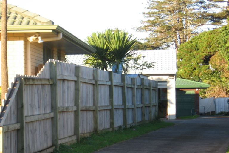 Photo of property in 12 Swanson Oaks, Swanson, Auckland, 0612