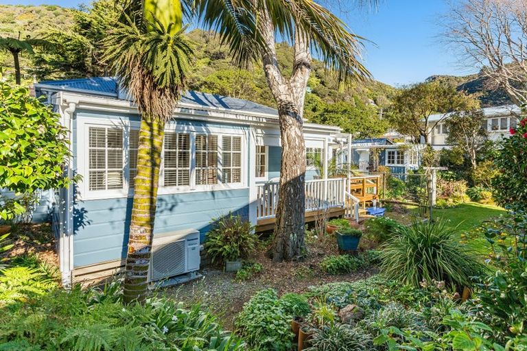 Photo of property in 10 Kowhai Street, Eastbourne, Lower Hutt, 5013