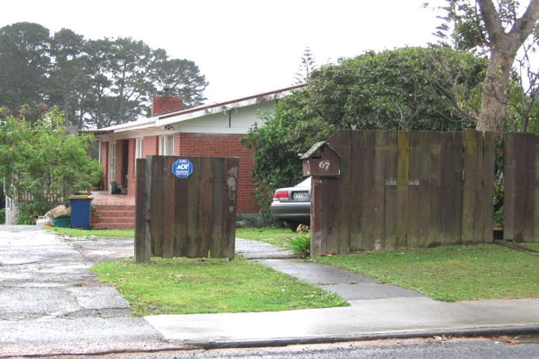 Photo of property in 67 Farquhar Road, Glendene, Auckland, 0602