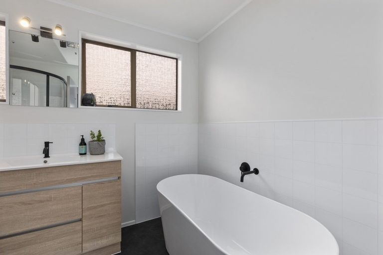 Photo of property in 103 Holborn Drive, Stokes Valley, Lower Hutt, 5019