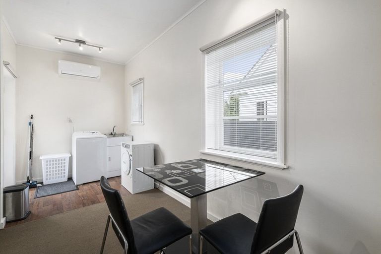 Photo of property in 162 Cook Street, West End, Palmerston North, 4410