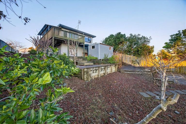 Photo of property in 70 De Quincey Terrace, Highland Park, Auckland, 2010