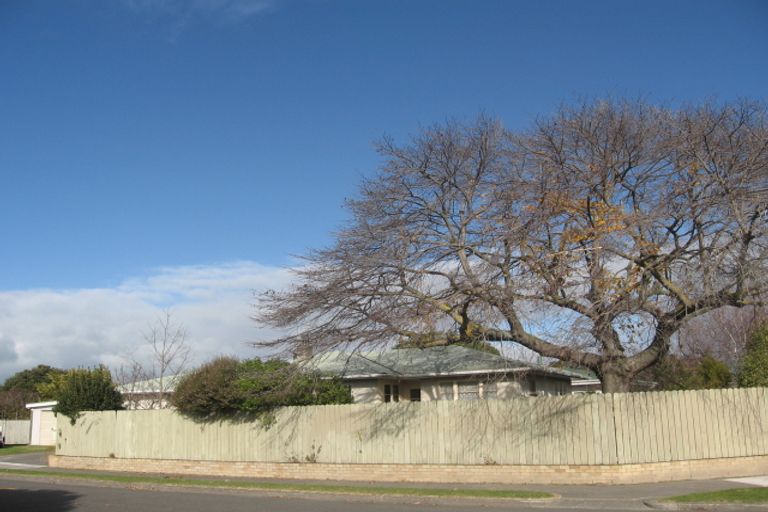 Photo of property in 1 Shackleton Street, Maraenui, Napier, 4110