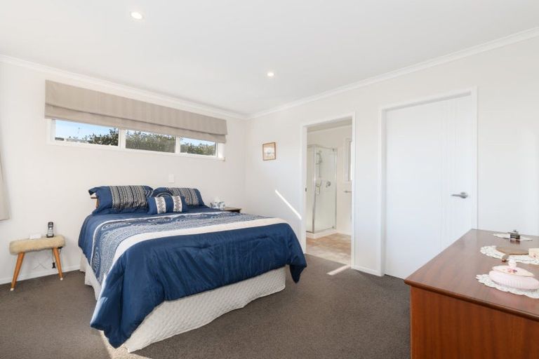 Photo of property in 124 Rowesdale Drive, Ohauiti, Tauranga, 3112