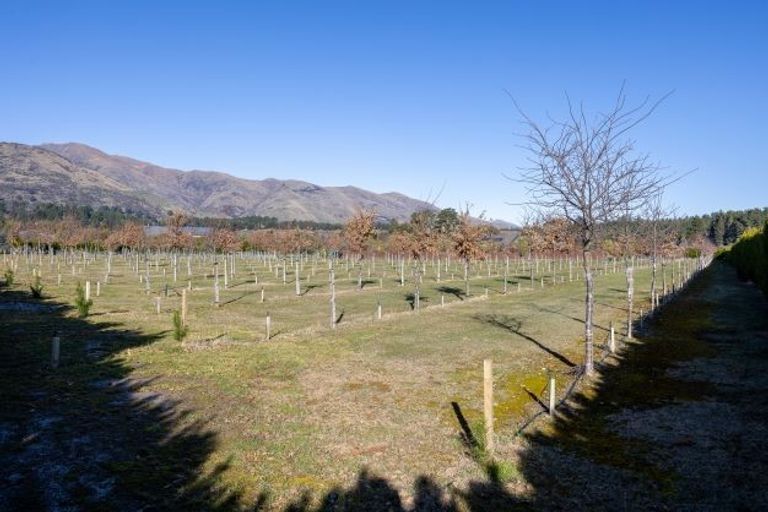 Photo of property in 118 Lachlan Avenue, Hawea Flat, Wanaka, 9382