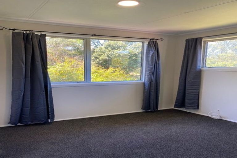 Photo of property in 1/29 Ridgewood Crescent, Birkenhead, Auckland, 0626