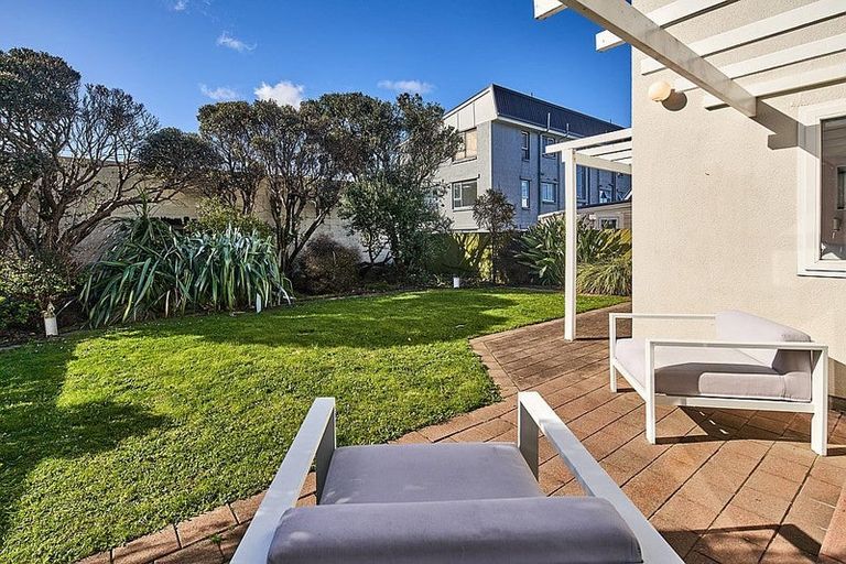 Photo of property in 110 Lyall Parade, Lyall Bay, Wellington, 6022