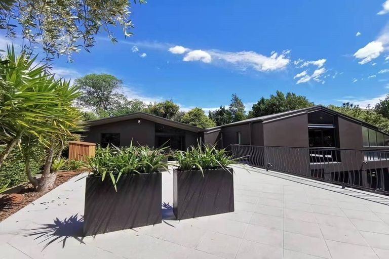 Photo of property in 89 Avonhead Road, Avonhead, Christchurch, 8042