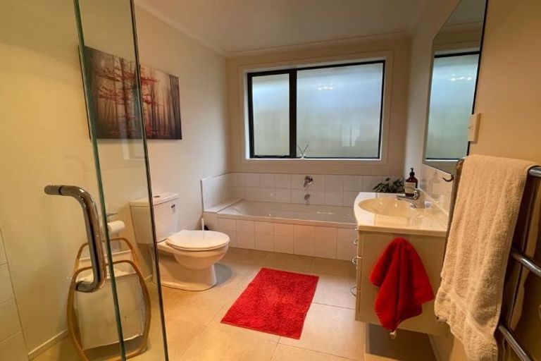 Photo of property in 3 Ruapehu Drive, Fitzherbert, Palmerston North, 4410