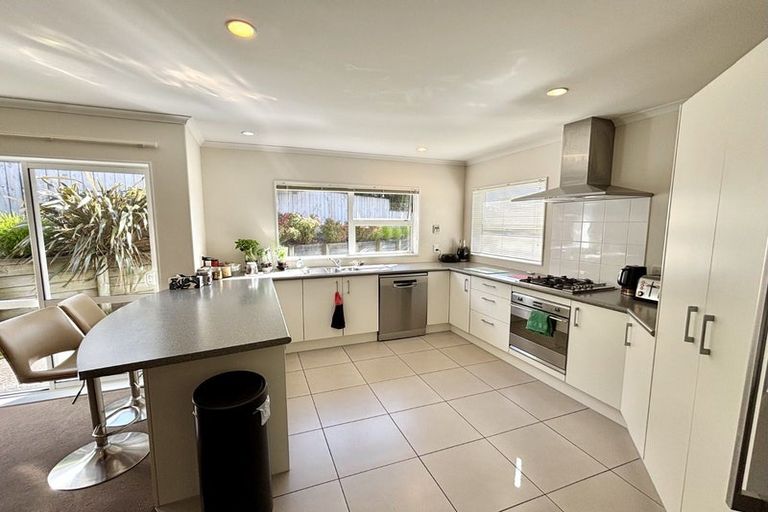 Photo of property in 6 Catlins Glen, Aotea, Porirua, 5024