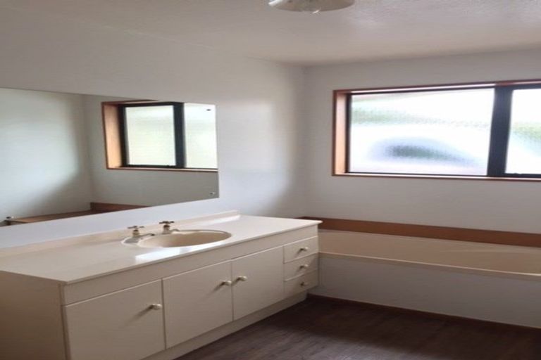 Photo of property in 5 Cardigan Bay Place, Addington, Christchurch, 8024