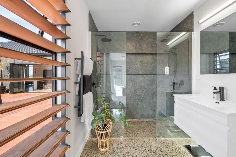 Photo of property in 137 Mchardie Road, Bulls, 4894