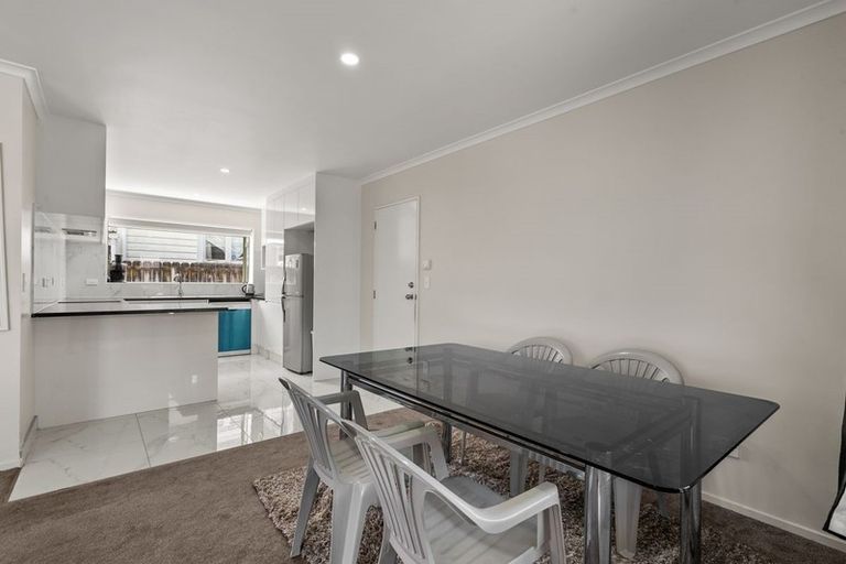 Photo of property in 72 Manuroa Road, Takanini, 2112