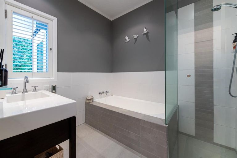 Photo of property in 6 Arthur Crescent, Hauraki, Auckland, 0622