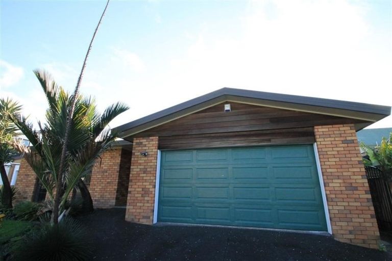 Photo of property in 17 Sailfish Drive, West Harbour, Auckland, 0618