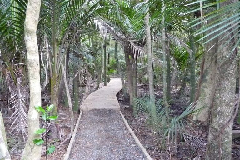 Photo of property in 116 Eaves Bush Parade, Orewa, 0931