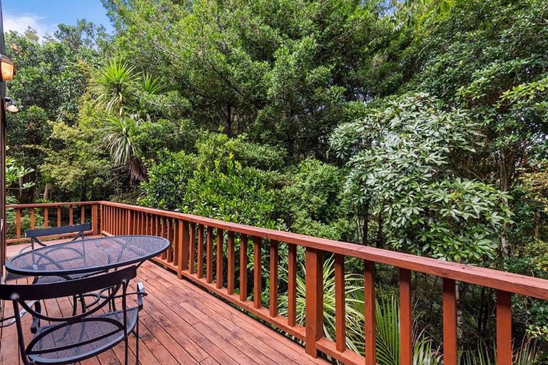Photo of property in 20 Barlow Place, Chatswood, Auckland, 0626