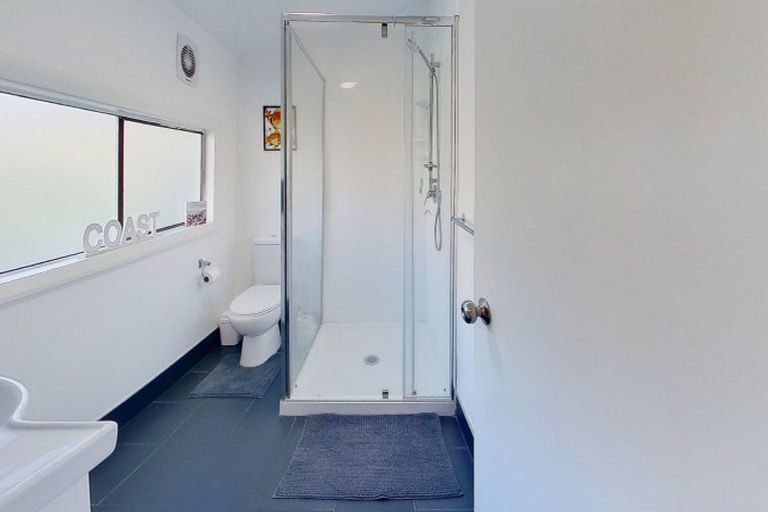 Photo of property in 2 Hennessy Street East, Foxton Beach, Foxton, 4815