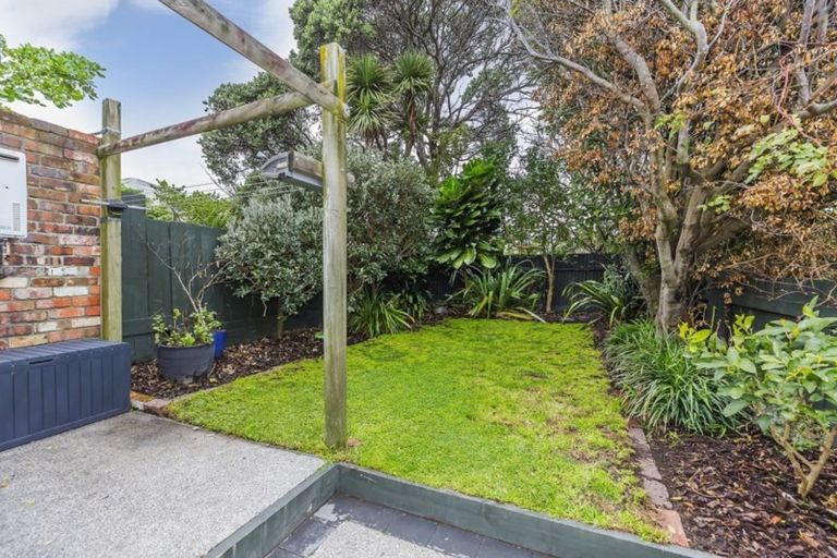 Photo of property in 18 Milton Street, Berhampore, Wellington, 6023