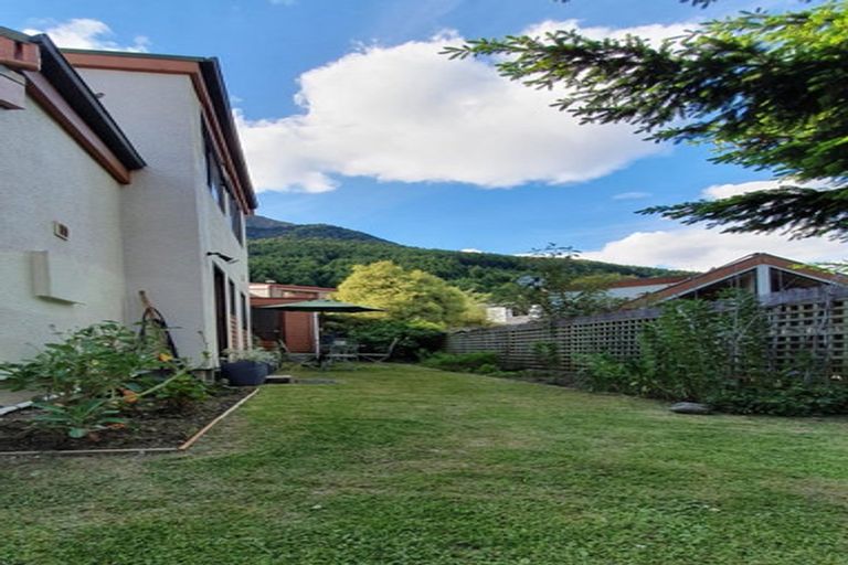 Photo of property in 25c Williams Street, Sunshine Bay, Queenstown, 9300
