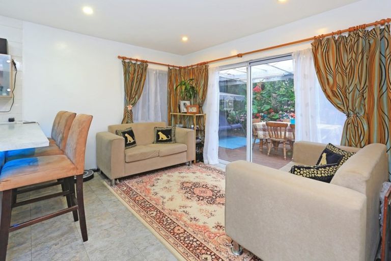 Photo of property in 2/2 Red Road, Red Hill, Papakura, 2110