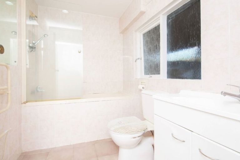 Photo of property in 77 Macleans Road, Bucklands Beach, Auckland, 2014