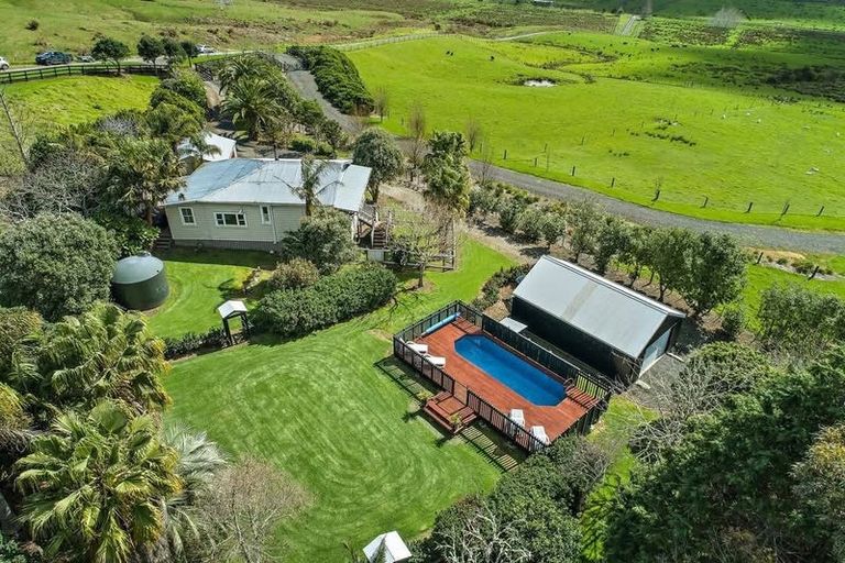 Photo of property in 12 Onewhero Road, Kaukapakapa, Warkworth, 0984