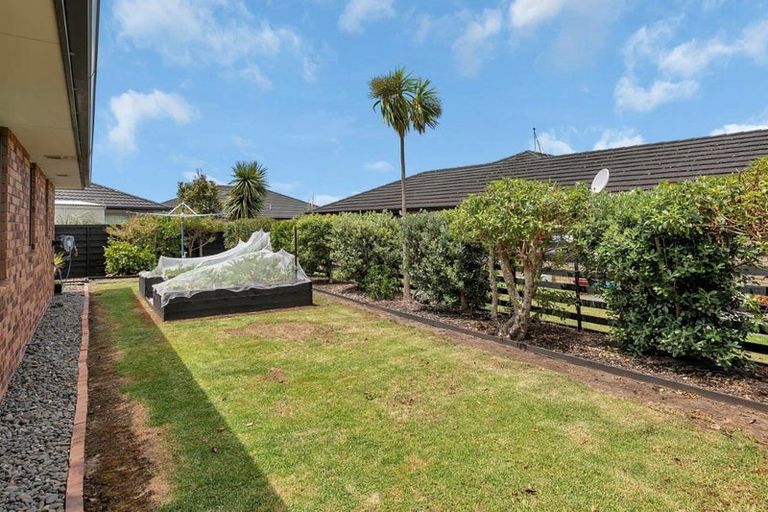 Photo of property in 50 Ocean View Rise, Ruakaka, 0116
