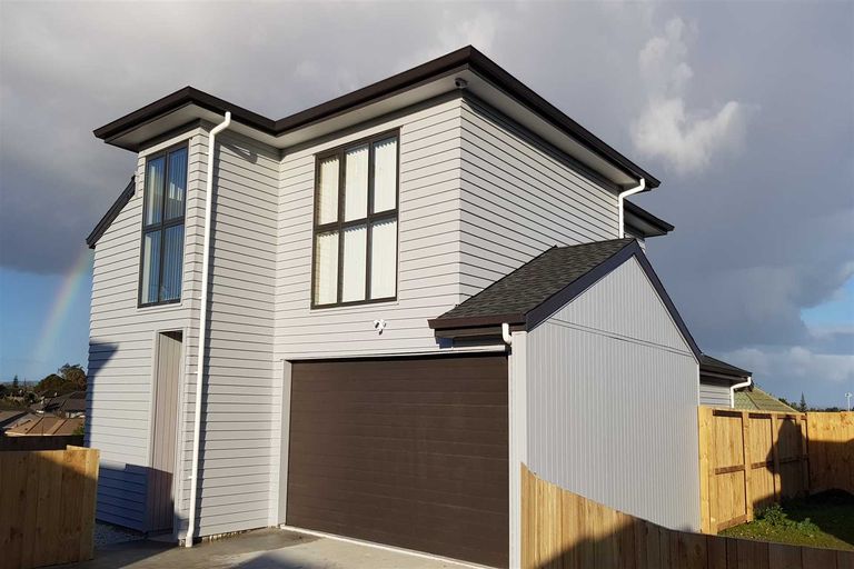 Photo of property in 93c Maplesden Drive, Clendon Park, Auckland, 2103