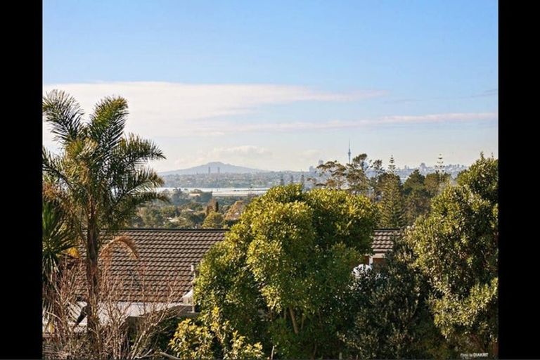 Photo of property in 4287 Great North Road, Glendene, Auckland, 0602