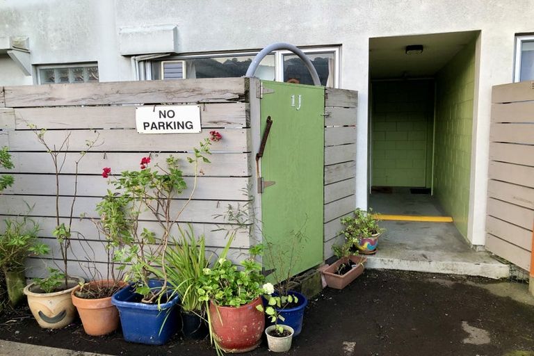 Photo of property in Qba Apartments, 1j/51 Webb Street, Mount Cook, Wellington, 6011