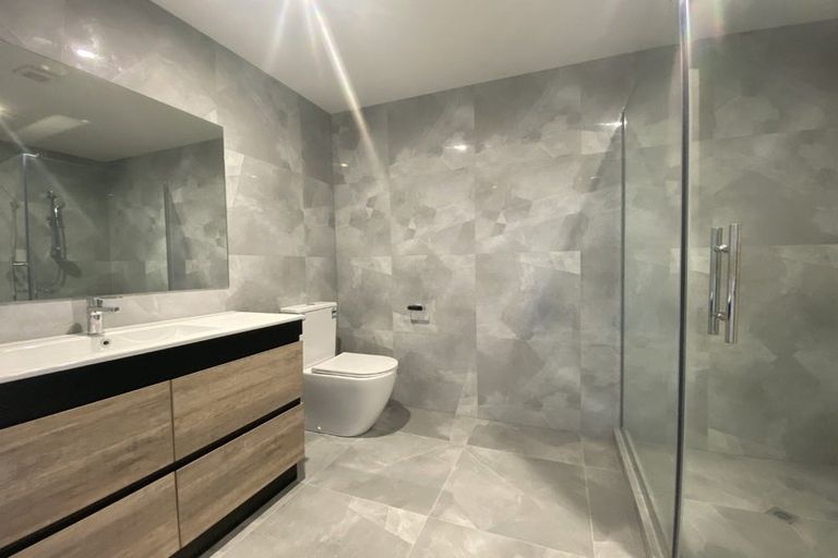 Photo of property in 96d Triangle Road, Massey, Auckland, 0614