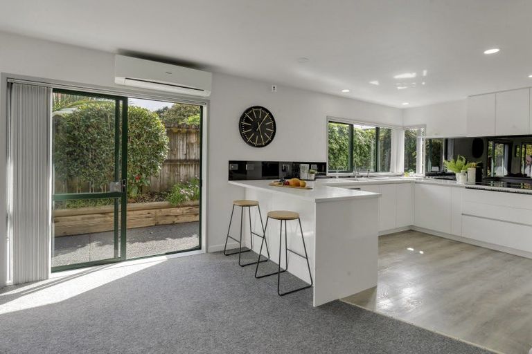 Photo of property in 2/14 Travers Place, Northpark, Auckland, 2013