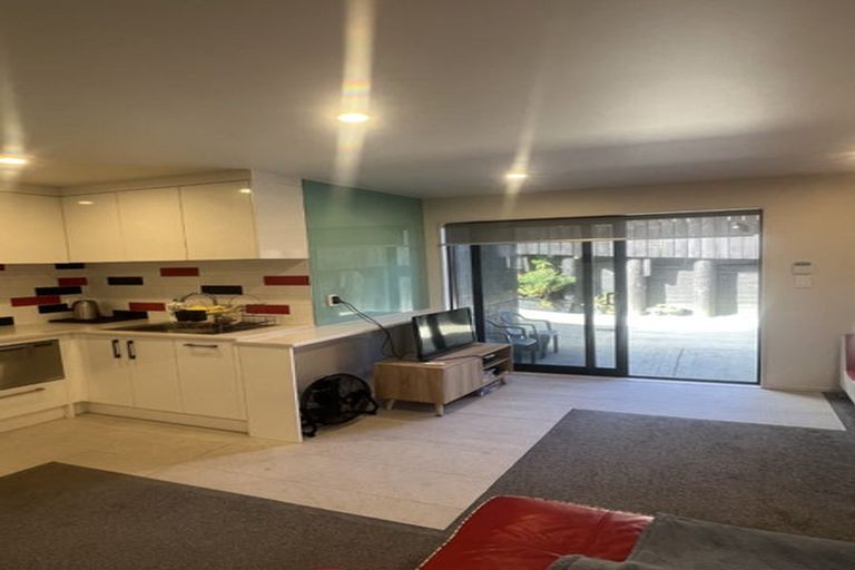 Photo of property in 8b Palmer Avenue, Glen Eden, Auckland, 0602