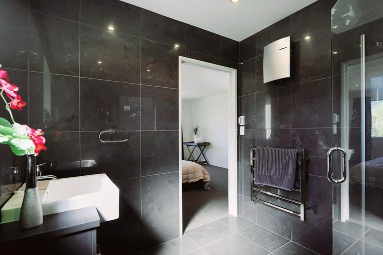 Photo of property in 8 Windsor Drive, Britannia Heights, Nelson, 7010