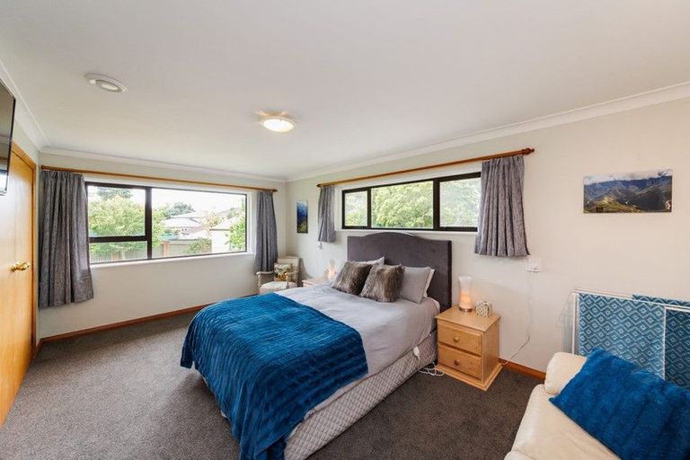 Photo of property in 5 Ashburn Lane, Awapuni, Palmerston North, 4412