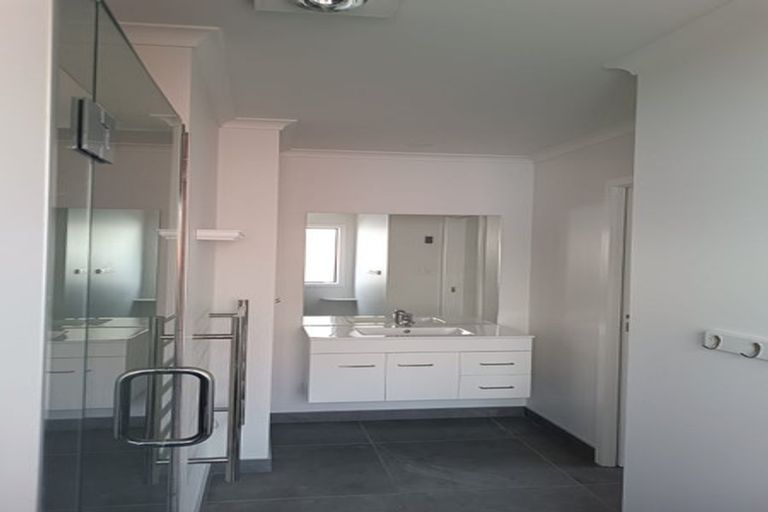 Photo of property in 22b Roberts Line, Kelvin Grove, Palmerston North, 4414