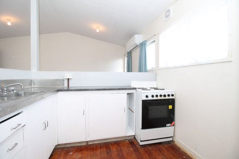 Photo of property in 42 Sunlands Drive, Manurewa, Auckland, 2102