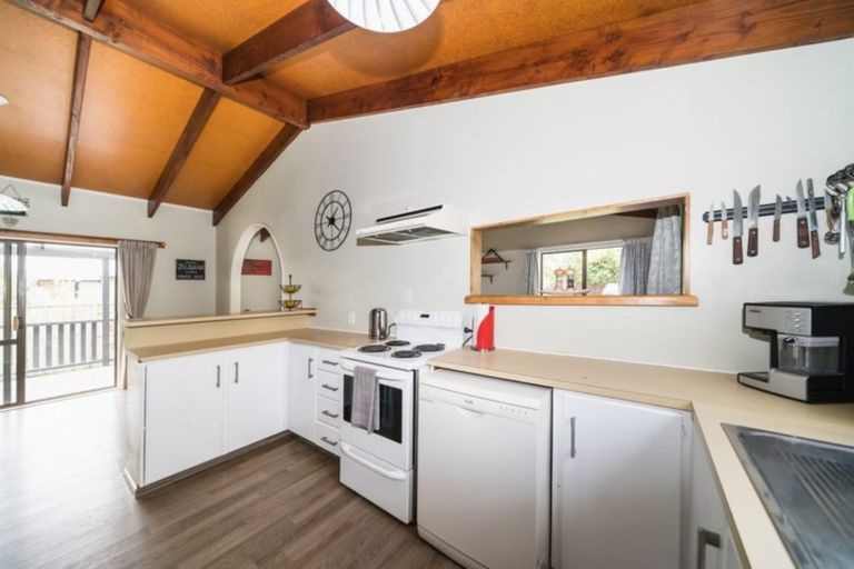 Photo of property in 33 Kowhai Street, Tokomaru, Palmerston North, 4474