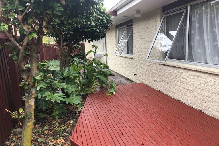 Photo of property in 70 Cutts Road, Russley, Christchurch, 8042