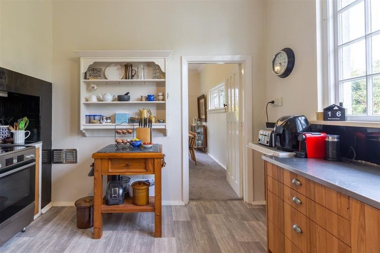 Photo of property in 17 Rhodes Street, Waimate, 7924