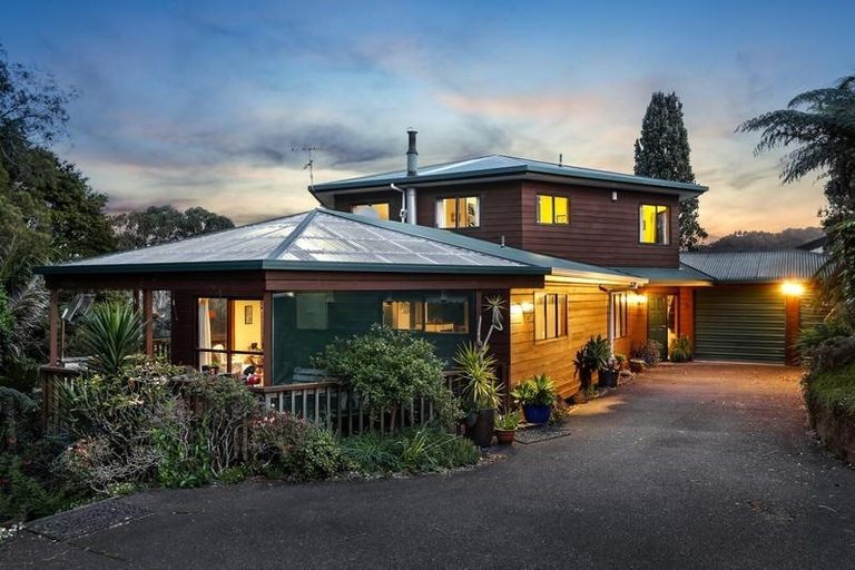 Photo of property in 268 Forest Hill Road, Waiatarua, Auckland, 0612