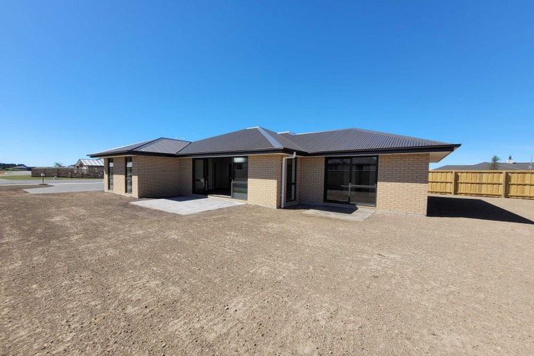 Photo of property in 76 Hilton Drive, Amberley, 7410